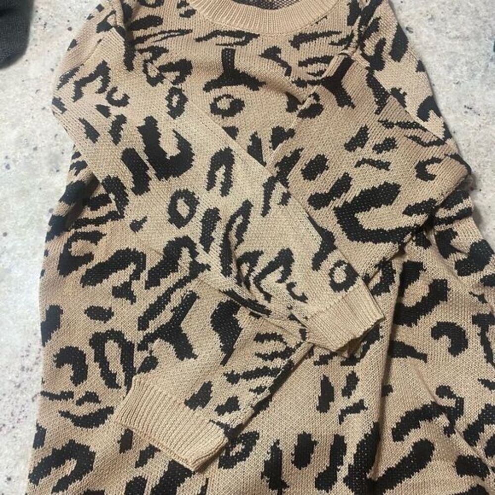 Women’s La Mode size medium leopard sweater 3/4‎ sleeve - Picture 6 of 6